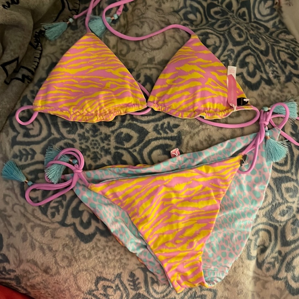 NWT Victoria Secret pink REVERSIBLE swimsuit bikini s/m